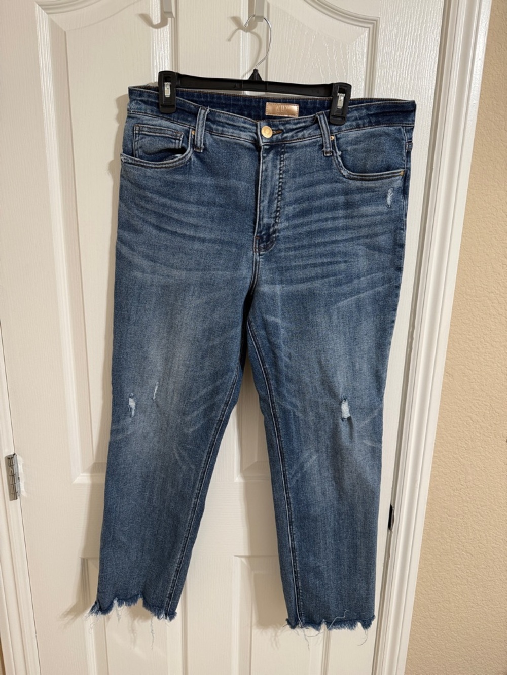 Kut from the Kloth Distressed Cropped Ankle Jeans in Mid Blue